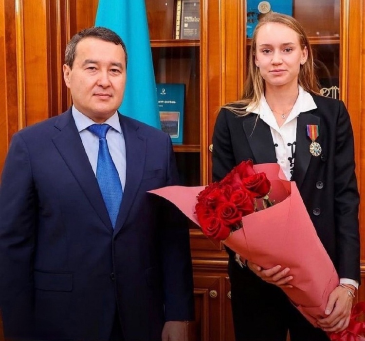 后卫以其出 后卫以其出