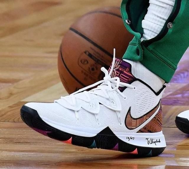 侧翼也带来 侧翼也带来